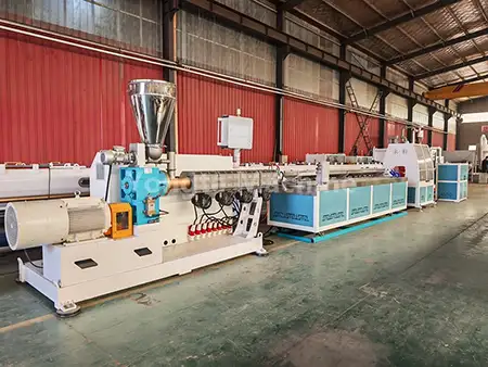 Како да се избере вистинската машина за правење PP профил за висококвалитетно истиснување на пластика