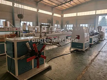 Машина за цевки од пена