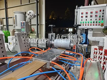 WPC машина за правење ограда